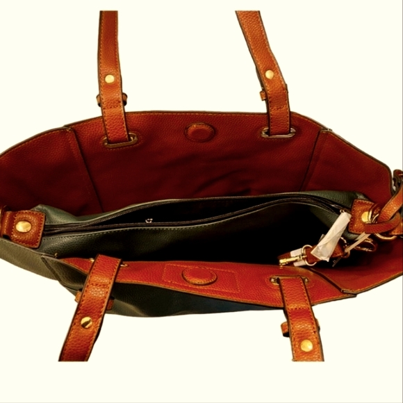 G.H. Bass & Co. 3-in-1 tote, purse and wallet. - Picture 3 of 14